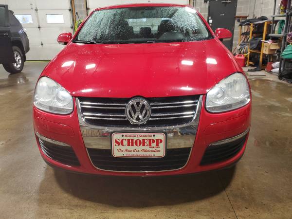 2008 Volkswagen Jetta Sedan SE- Loasded- leather-Moonroof-Clean!! -... for sale in Madison, WI – photo 2