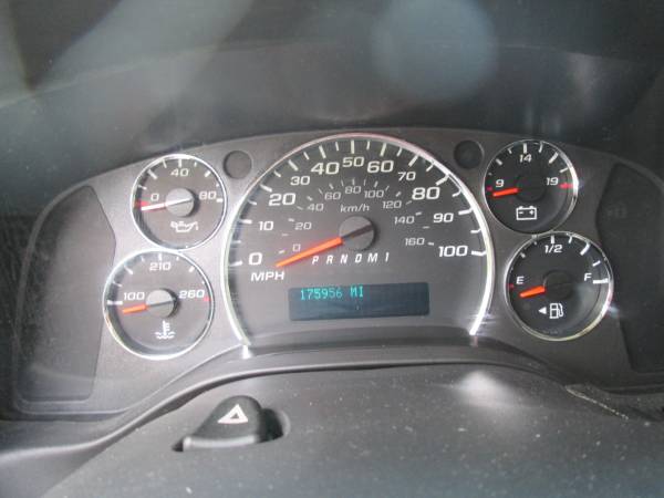 2011 CHEVROLET EXPRESS G3500 LT - cars & trucks - by dealer -... for sale in Lincoln, NE – photo 12