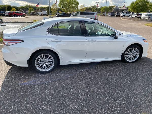 2019 Toyota Camry XLE for sale in Elk River, MN – photo 4