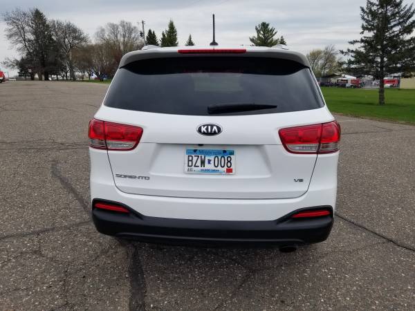 2018 Kia Sorento LX AWD - - by dealer - vehicle for sale in Corcoran, MN – photo 5