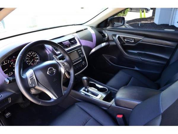 2016 Nissan Altima 2.5 SR - sedan for sale in Cincinnati, OH – photo 13