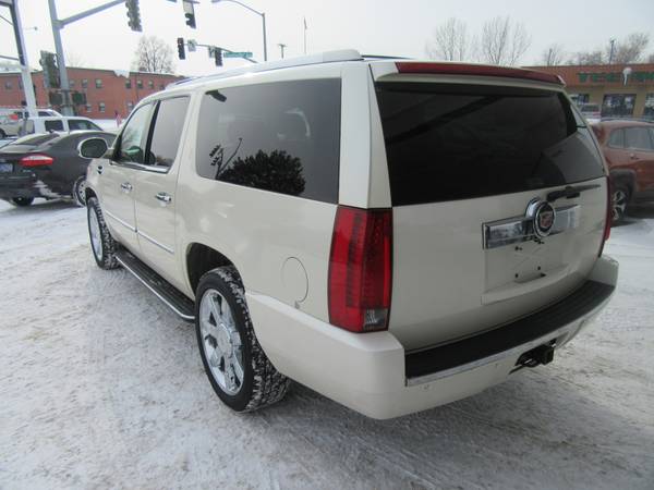 2007 Cadillac Escalade ESV All-Wheel Drive Third Row Loaded! for sale in Billings, ND – photo 6