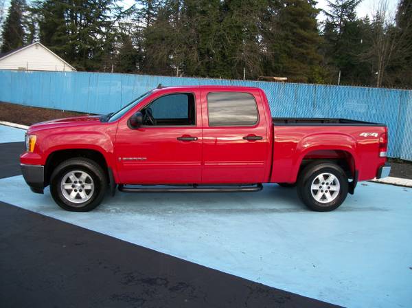 2009 GMC Sierra 1500 4WD SLE Crew Cab w/ only 22k miles - cars &... for sale in Vancouver, OR – photo 2