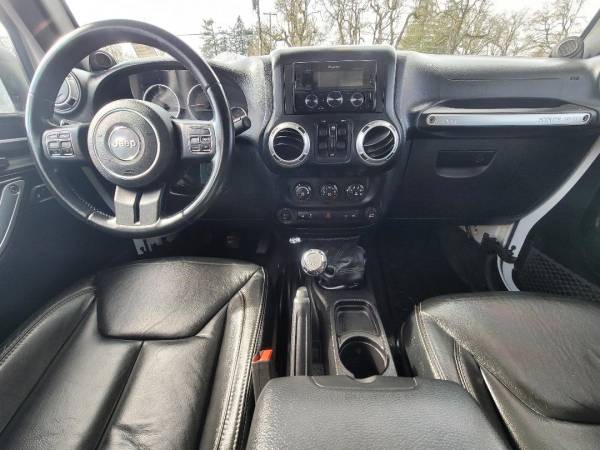 2013 Jeep Wrangler 4x4 4WD Unlimited Rubicon Sport Utility 4D SUV for sale in Portland, OR – photo 19