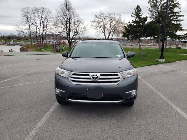 2011 Toyota Highlander for sale in Rochester , NY – photo 5