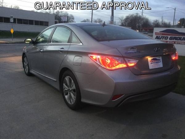 2013 Hyundai Sonata Hybrid 4dr Sdn WE GUARANTEE CREDIT APPROVAL!... for sale in Des Moines, IA – photo 4