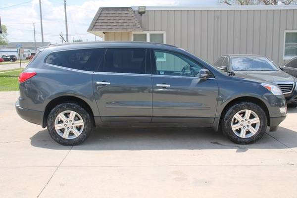 2011 Chevrolet Traverse - - by dealer - vehicle for sale in Waterloo, IA – photo 3