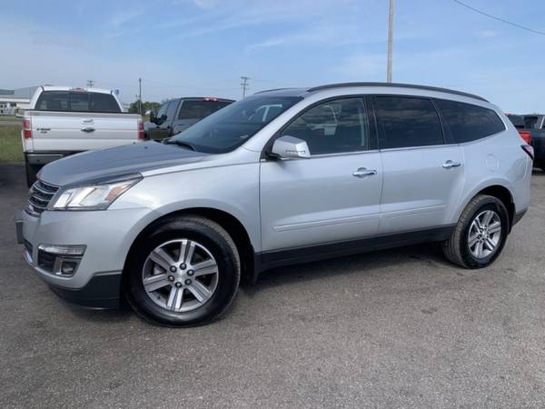 2016 CHEVROLET TRAVERSE LT - cars & trucks - by dealer - vehicle... for sale in Chenoa, IL – photo 4