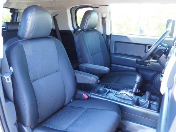 2014 Toyota Fj Cruiser 4WD 4DR AUTO SUV 4x4 Passenger - Lifted for sale in Glendale, AZ – photo 13