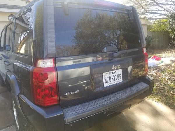 2007 Jeep commander 3.7 4x4 - cars & trucks - by owner - vehicle... for sale in Round Rock, TX – photo 3