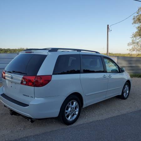 2006 Toyota Sienna XLE Limited auto sunroof dvd alloy wheels - cars for sale in Austin, TX – photo 6