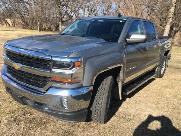 2017 Chevy Silverado LT Crew Cab 4X4 - - by dealer for sale in Clinton, ND – photo 7