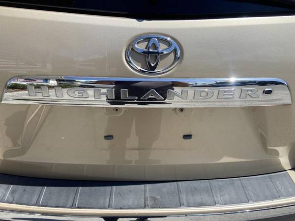 2011 Toyota Highlander Limited - - by dealer - vehicle for sale in TAMPA, FL – photo 10