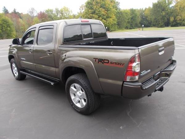 2015 Toyota Tacoma 4WD DOUBLE CAB V6 TRD SPORT - cars & trucks - by... for sale in Cohoes, NY – photo 5