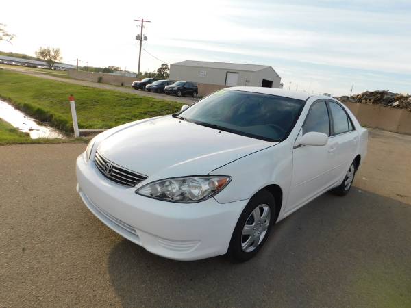 2006 Toyota Camry LE - - by dealer - vehicle for sale in Topeka, KS – photo 8