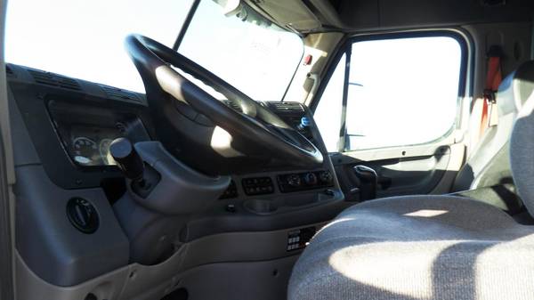 2016 Freightliner Cascadia - cars & trucks - by dealer - vehicle... for sale in SAN ANGELO, TX – photo 7