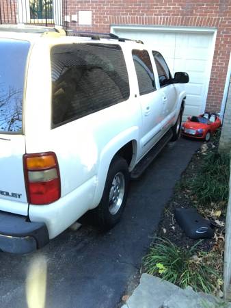 2003 Chevy suburban LT MUST SEE!! $2600 obo for sale in Alexandria, District Of Columbia – photo 2