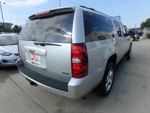 2011 Chevrolet Suburban LT 4WD Silver for sale in URBANDALE, IA – photo 2