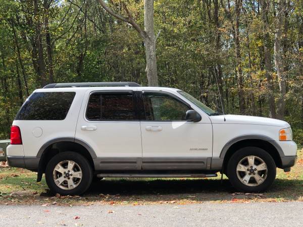 2005 Ford Explorer XLT Clean for sale in Glyndon, District Of Columbia – photo 4