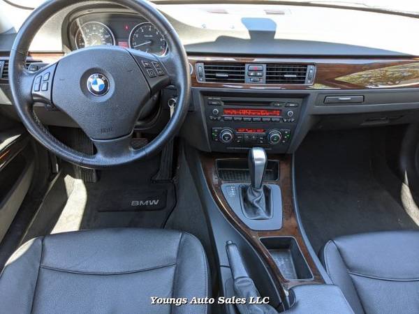 2011 BMW 3-Series 328i xDrive SA 6-Speed Automatic - cars & trucks -... for sale in Fort Atkinson, WI – photo 10