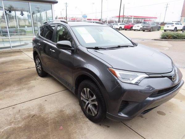 2018 Toyota RAV4 LE - SUV - - by dealer - vehicle for sale in Cincinnati, OH – photo 4