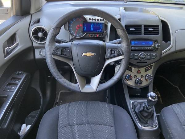 2013 Chevrolet Sonic LT Hatchback 5-Speed Manual GAS SAVER Clean for sale in Okeechobee, FL – photo 8