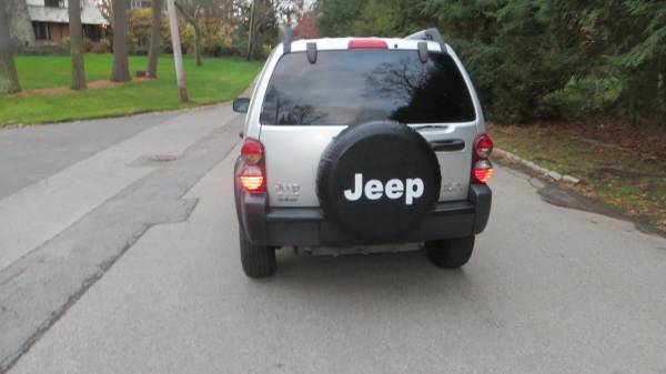 Jeep Liberty Renegade 05 Auto 4x4 fully loaded no rust great shape -... for sale in Trumbull, CT – photo 11