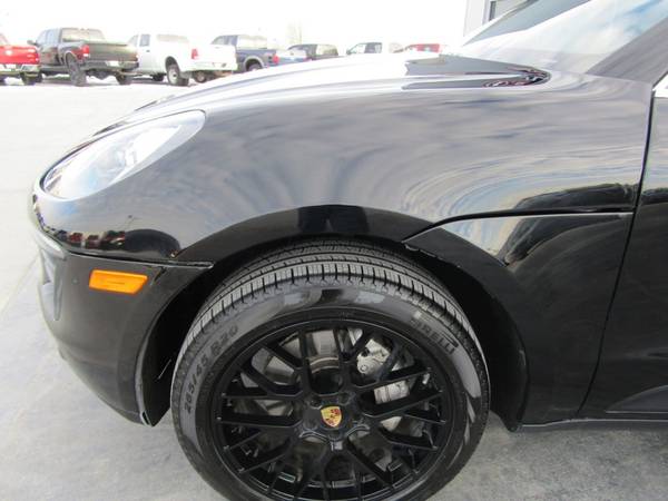 2018 *Porsche* *Macan* *S* Jet Black Metallic for sale in Omaha, NE – photo 24