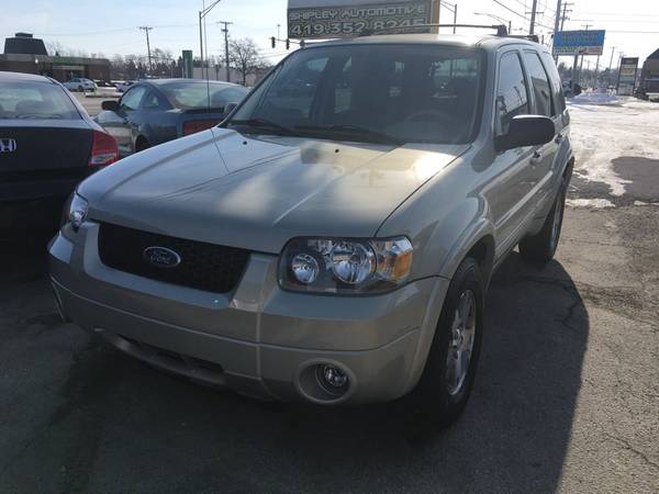 2005 Ford Escape Limited 2WD - - by dealer - vehicle for sale in Bowling green, OH – photo 4