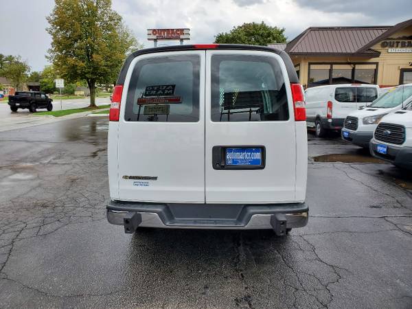 2018 Chevrolet Express 2500 Cargo for sale in Cedar Rapids, IA – photo 3