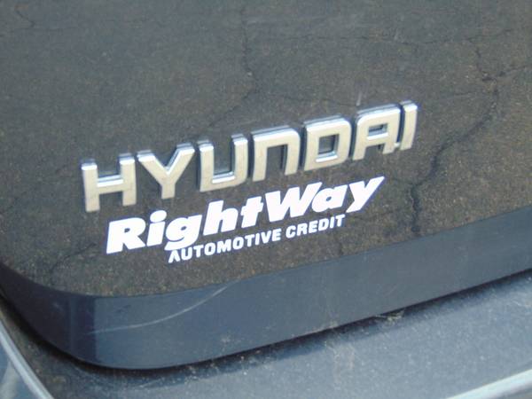 2011 Hyundai Santa Fe GLS - - by dealer - vehicle for sale in South Bend, IN – photo 23