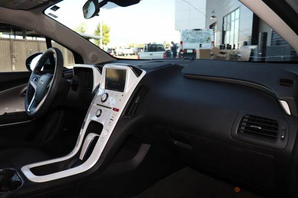 2013 Chevrolet Volt SKU:DU100485 Hatchback for sale in Irvine, CA – photo 17