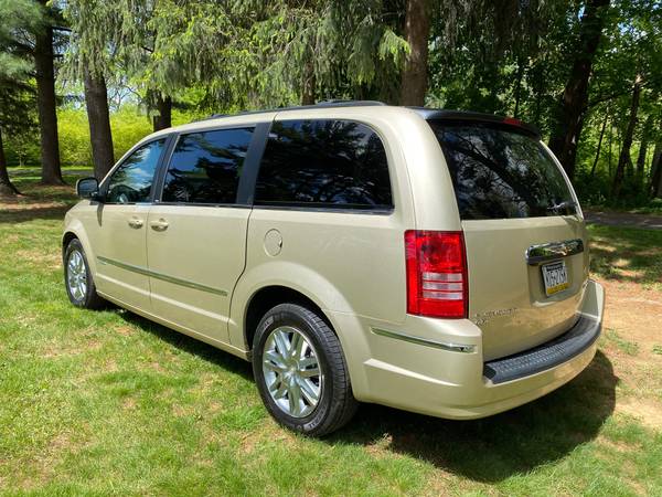 2010 Chrysler Town & Country Touring - - by dealer for sale in Lititz, PA – photo 6