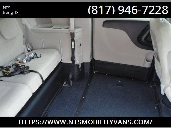 12 DODGE GRAND CARAVAN POWER RAMP MOBILITY HANDICAPPED WHEELCHAIR VAN for sale in Irving, MO – photo 20