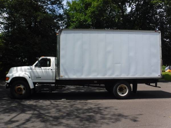 Ford F700 18 foot boc Truck**1 owner for sale in Newtown, PA – photo 2