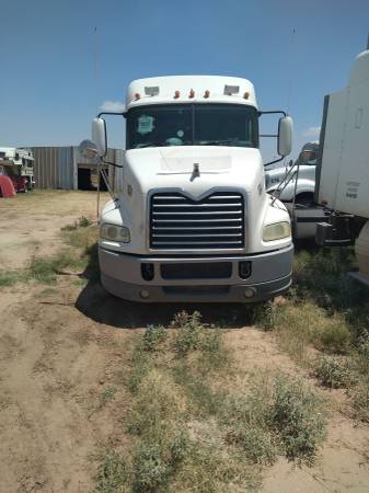 2011 Mack pinnacle for sale - cars & trucks - by owner - vehicle... for sale in Midland, TX – photo 4