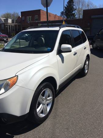 Subaru Forester Premium limited 2009 white/leather/navi - cars & for sale in Corona, NY – photo 11