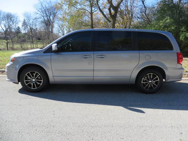 2015 Dodge Grand Caravan R/T-Leather! Stow 'N Go! Remote Start!... for sale in West Allis, WI – photo 2