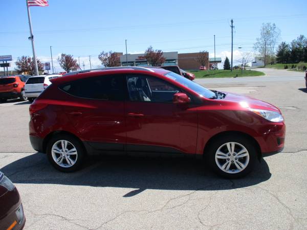 2011 Hyundai Tucson FWD 4dr Auto GLS - - by dealer for sale in South Haven, MI – photo 3