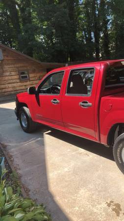 2005 4 Door Chevy Colorado - cars & trucks - by owner - vehicle... for sale in North Wilkesboro, NC – photo 2