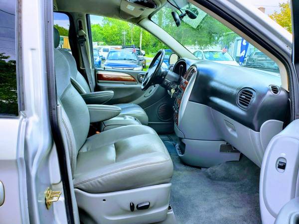 2005 Chrysler Town & Country Minivan, 1-Owner Low Mileage 98k Mint⭐... for sale in Winchester, VA – photo 16