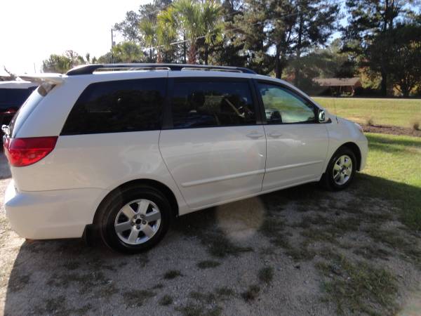 '08 Toyota Sienna Limited, Pearl White, Leather, DVD, MINT IN/OUT!!... for sale in Chapin, SC – photo 3