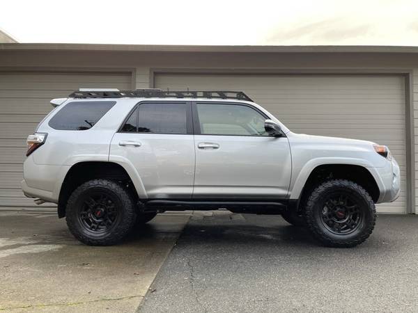 2019 Toyota 4Runner TRD Off Road SUV - cars & trucks - by dealer -... for sale in Milwaukie, OR – photo 3