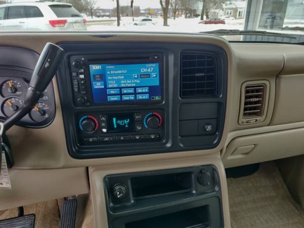 4WD! NAVI! LEATHER! 2005 CHEVROLET SUBURBAN 1500 LT-DRIVES PERFECT! for sale in Cedar Rapids, IA – photo 13