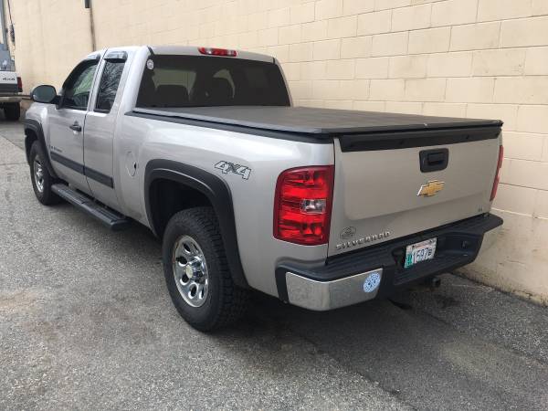 2009 Chevy Silverado LT, No Accidents, 3 Owners, Exc Service Histor for sale in Peabody, MA – photo 4