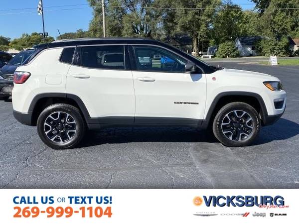 2019 Jeep Compass Trailhawk - cars & trucks - by dealer - vehicle... for sale in Vicksburg, MI – photo 4