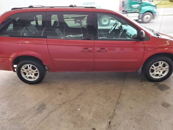 2004 DODGE GRAND CARAVAN - - by dealer - vehicle for sale in MILWAUKEE WI 53209, WI – photo 4
