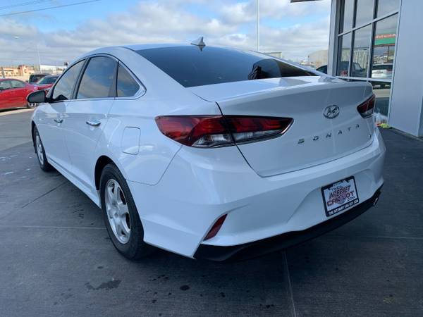 2018 Hyundai Sonata SEL 2 4L Quartz White Pear for sale in Omaha, NE – photo 5