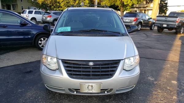 2006 CHRYSLER TOWN & COUNTRY "TOURING" for sale in Sioux Falls, SD – photo 16