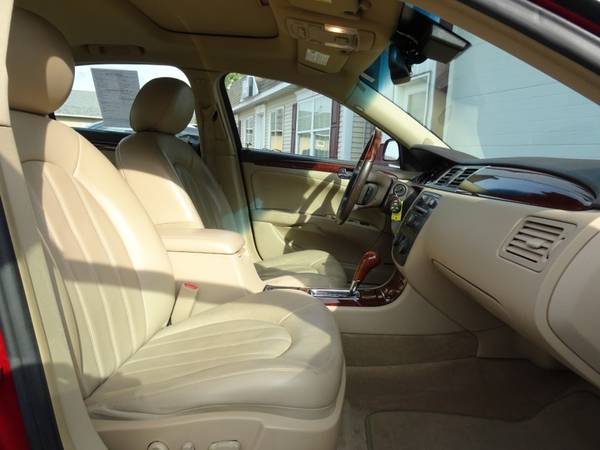 2009 Buick Lucerne CXL - - by dealer - vehicle for sale in Waterloo, WI – photo 17